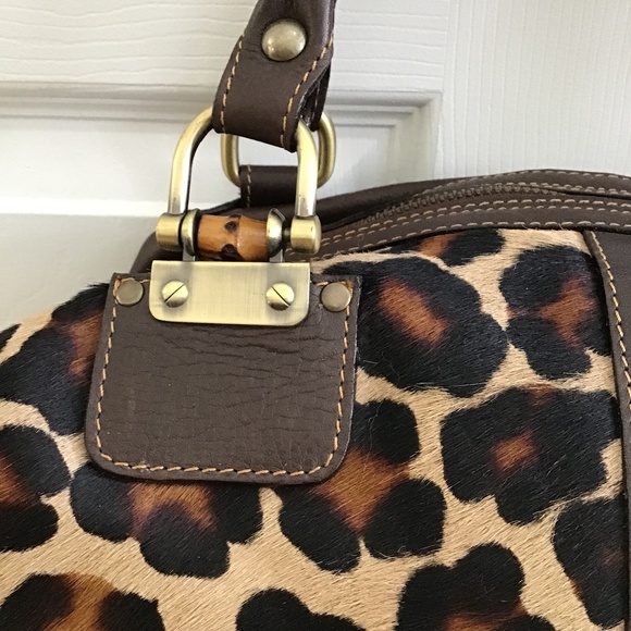 Fabulous dark brown leather handbag with animal print cowhide in the front - Picture 2 of 10